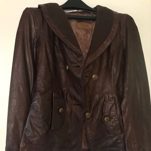 NEW Guess brand genuine leather jacket with fabric collar and gold buttons